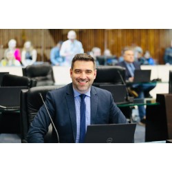 Deputado Denian Couto quer escola em tempo integral no Paraná